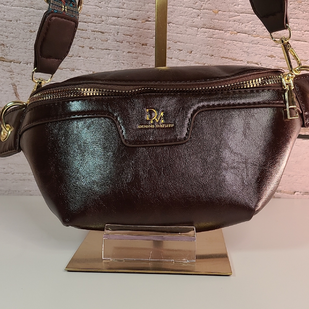 25-0 Brown Leather Crossbody Bag with colorful Guitar Strap NWOT